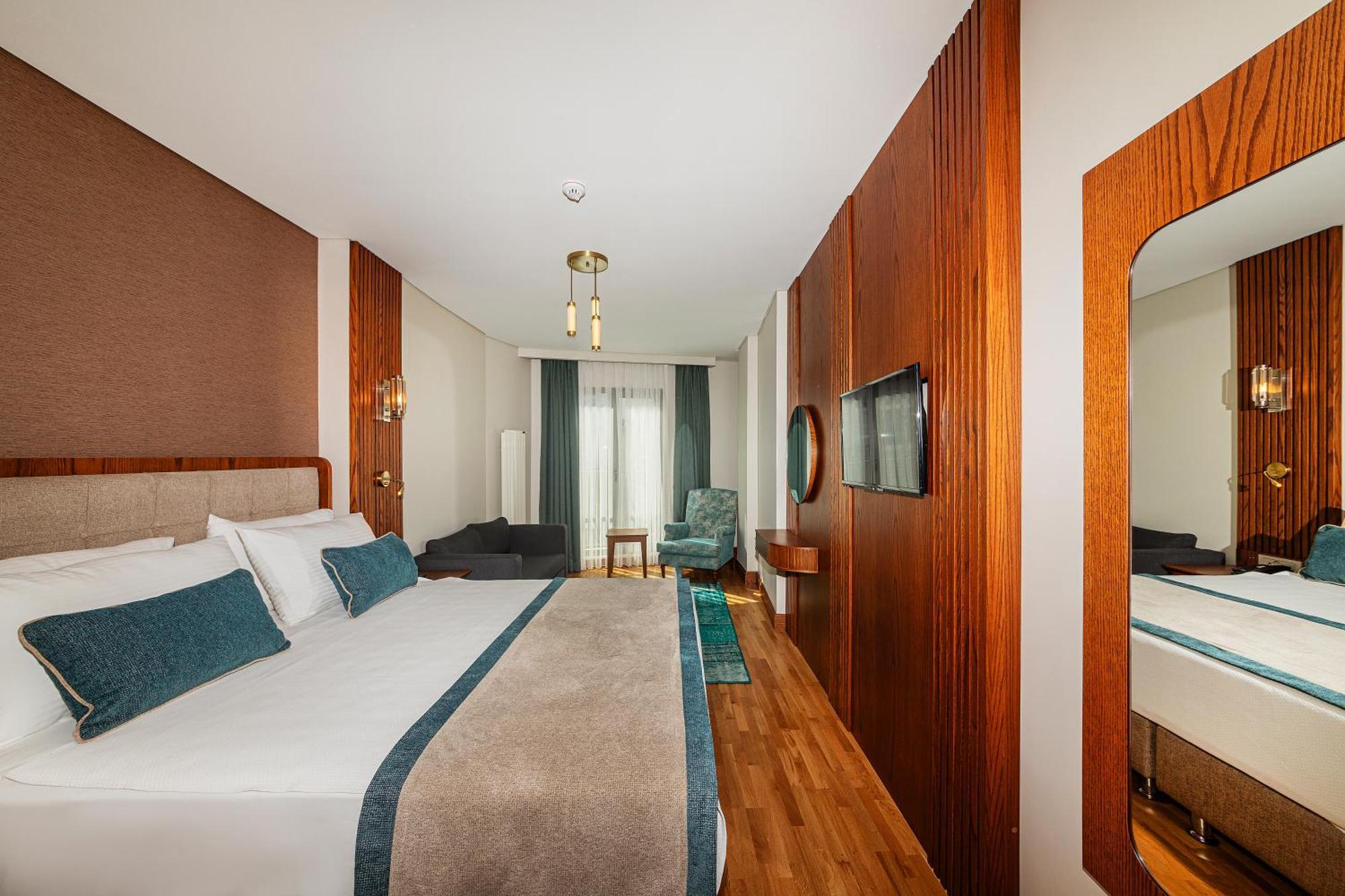 Triton Hotel Hotel 4*