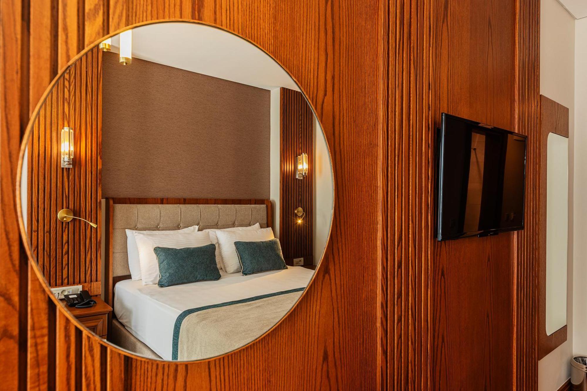 Triton Hotel 4*