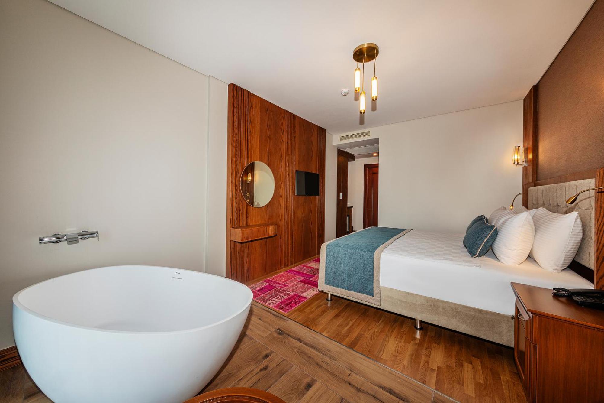 Triton Hotel Hotel 4*