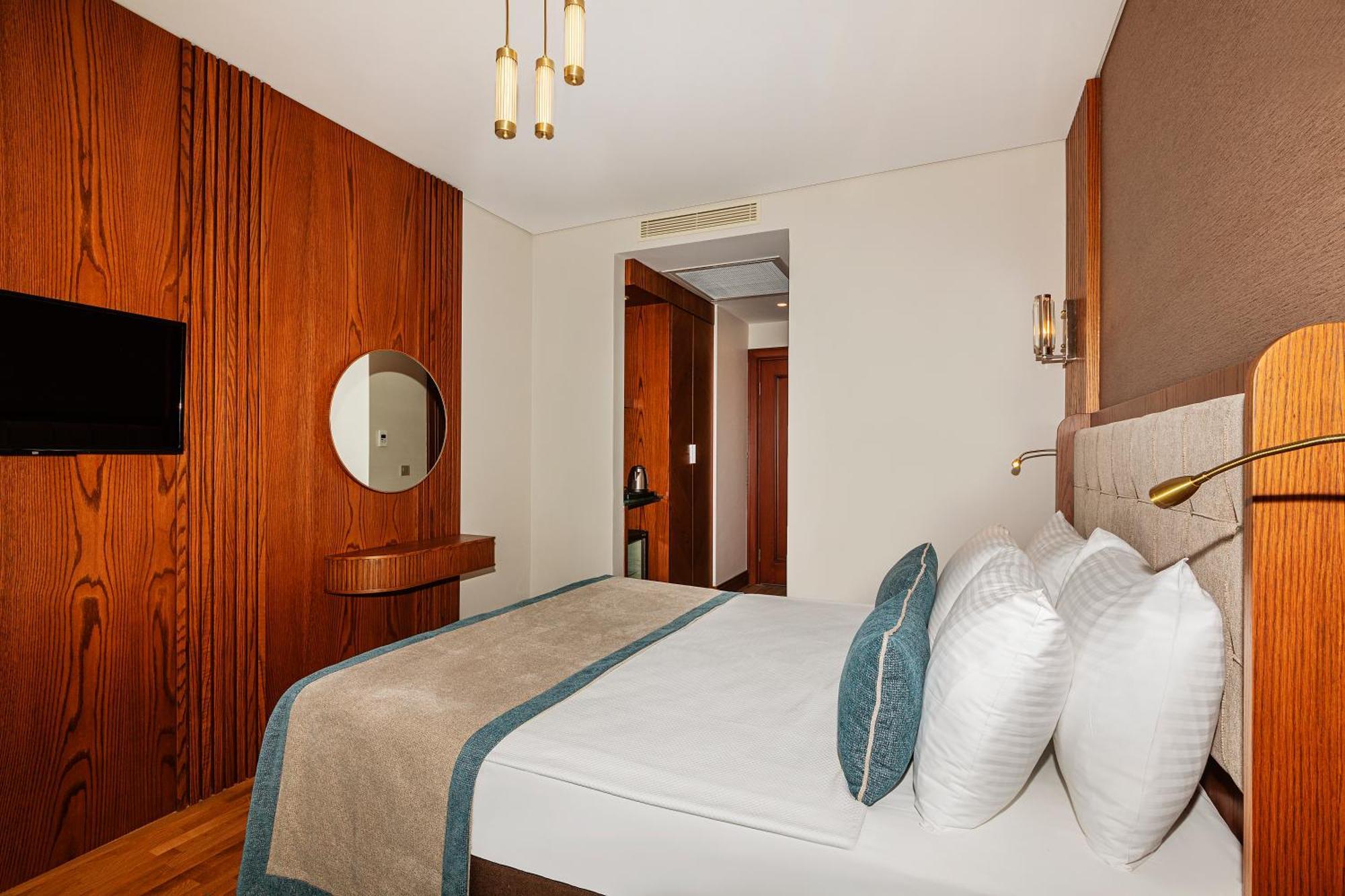 Hotel Triton Hotel