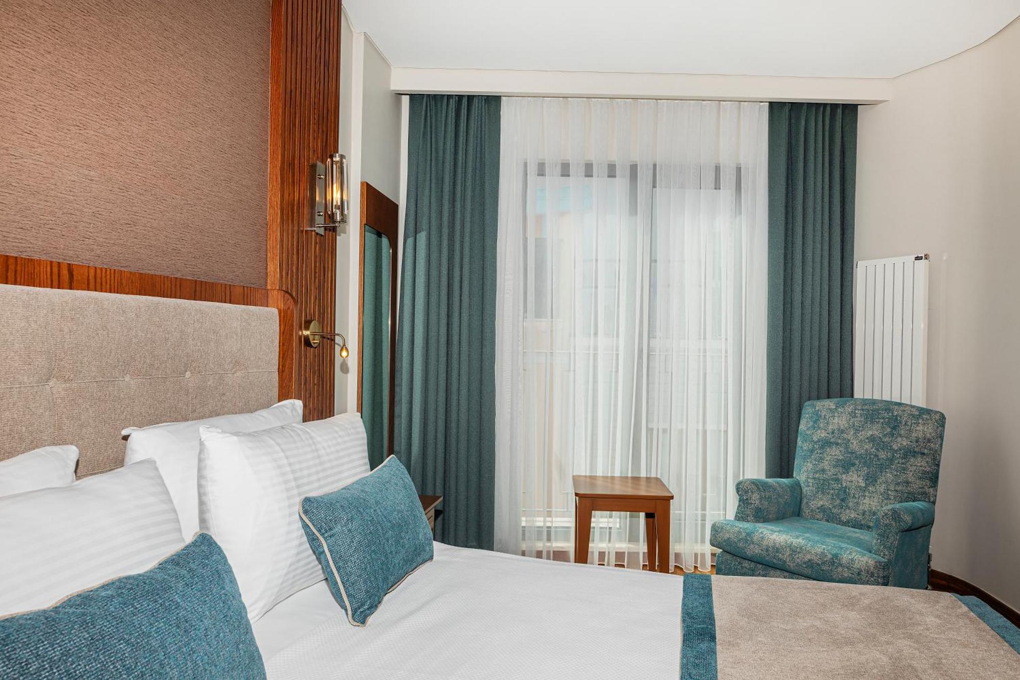 Triton Hotel Hotel 4*