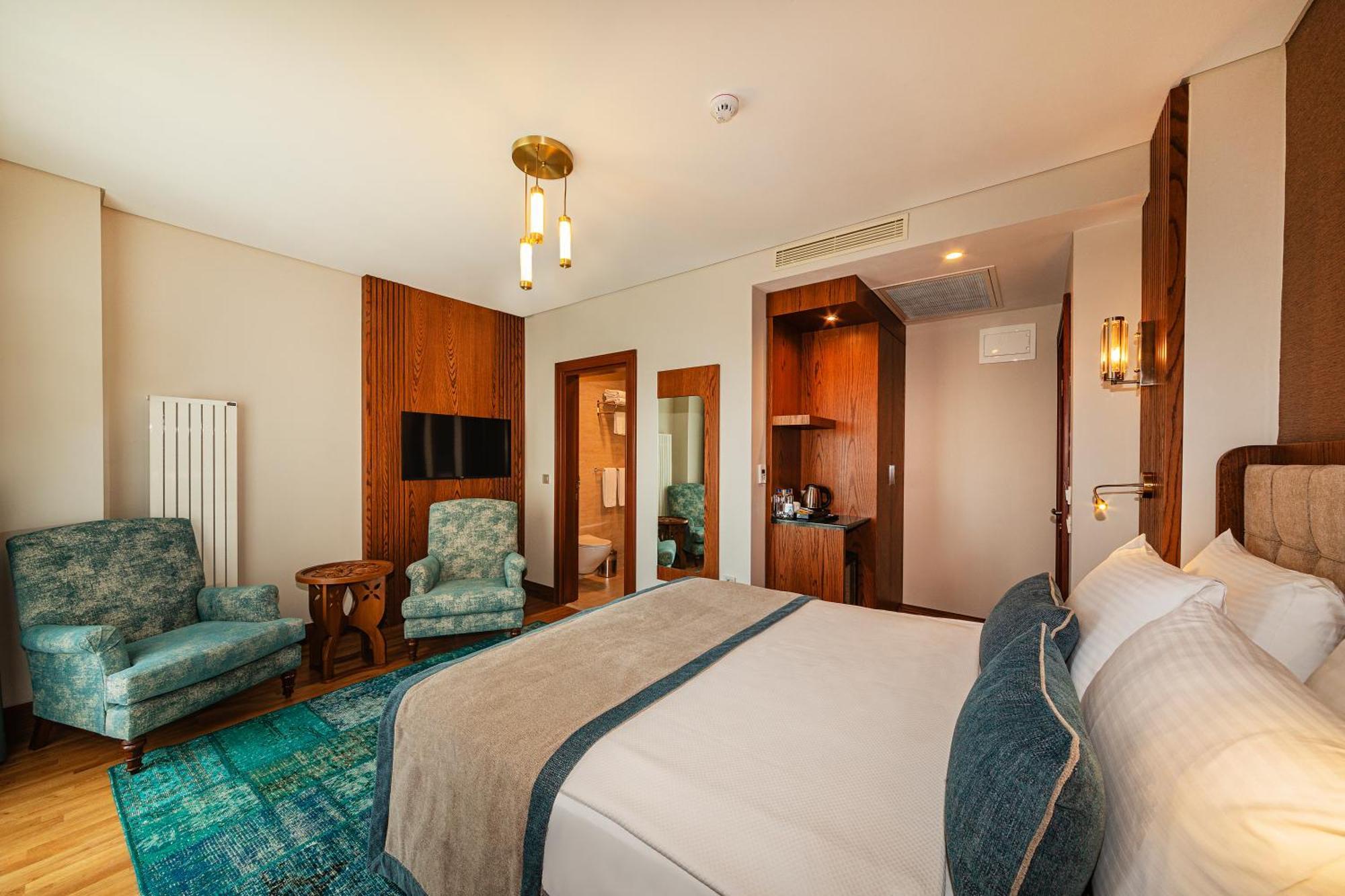 Hotel Triton Hotel 4*