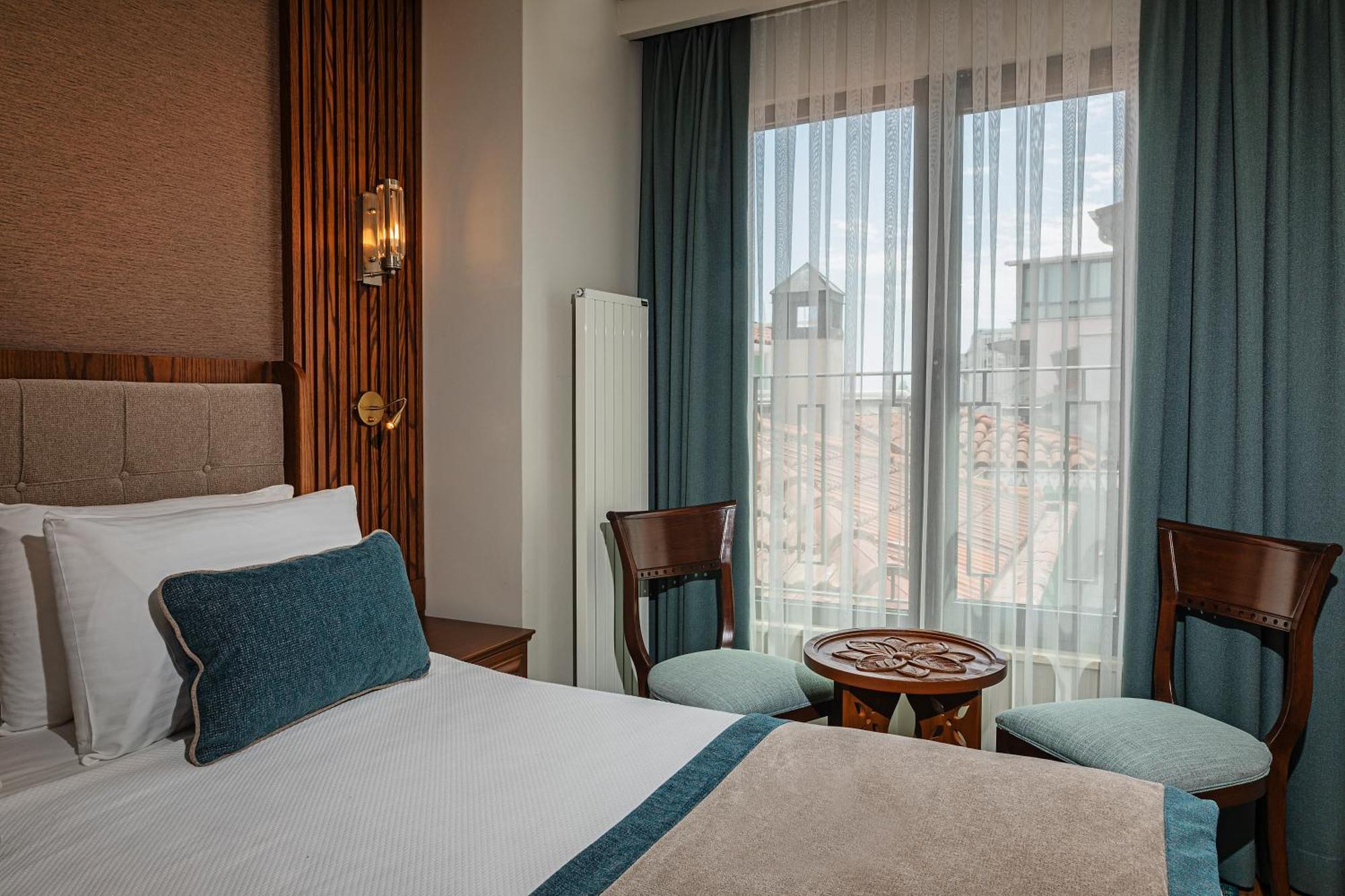 Triton Hotel 4*