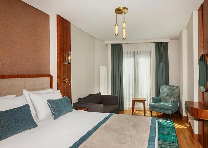 Triton Hotel