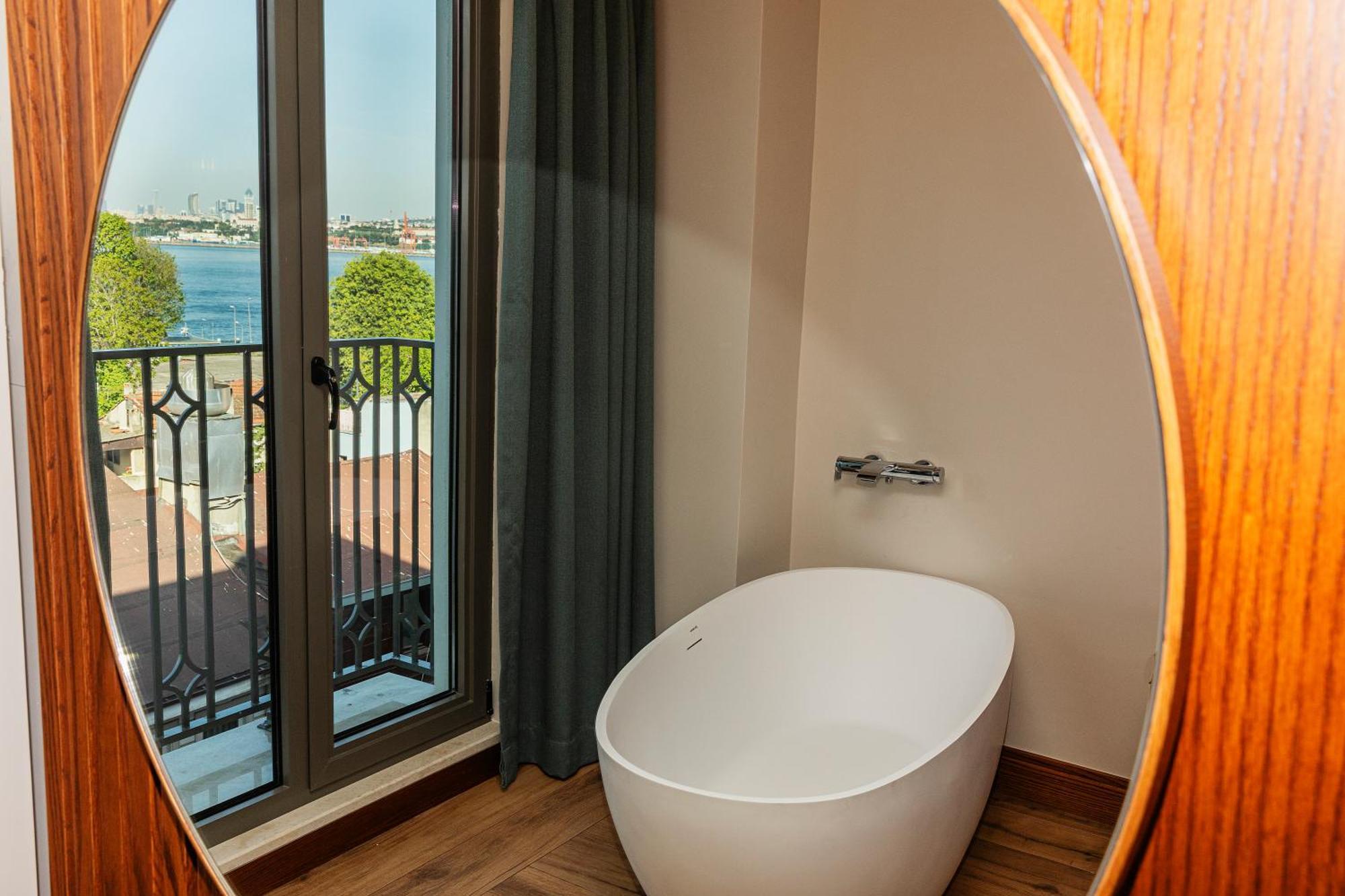 Triton 4* Istanbul