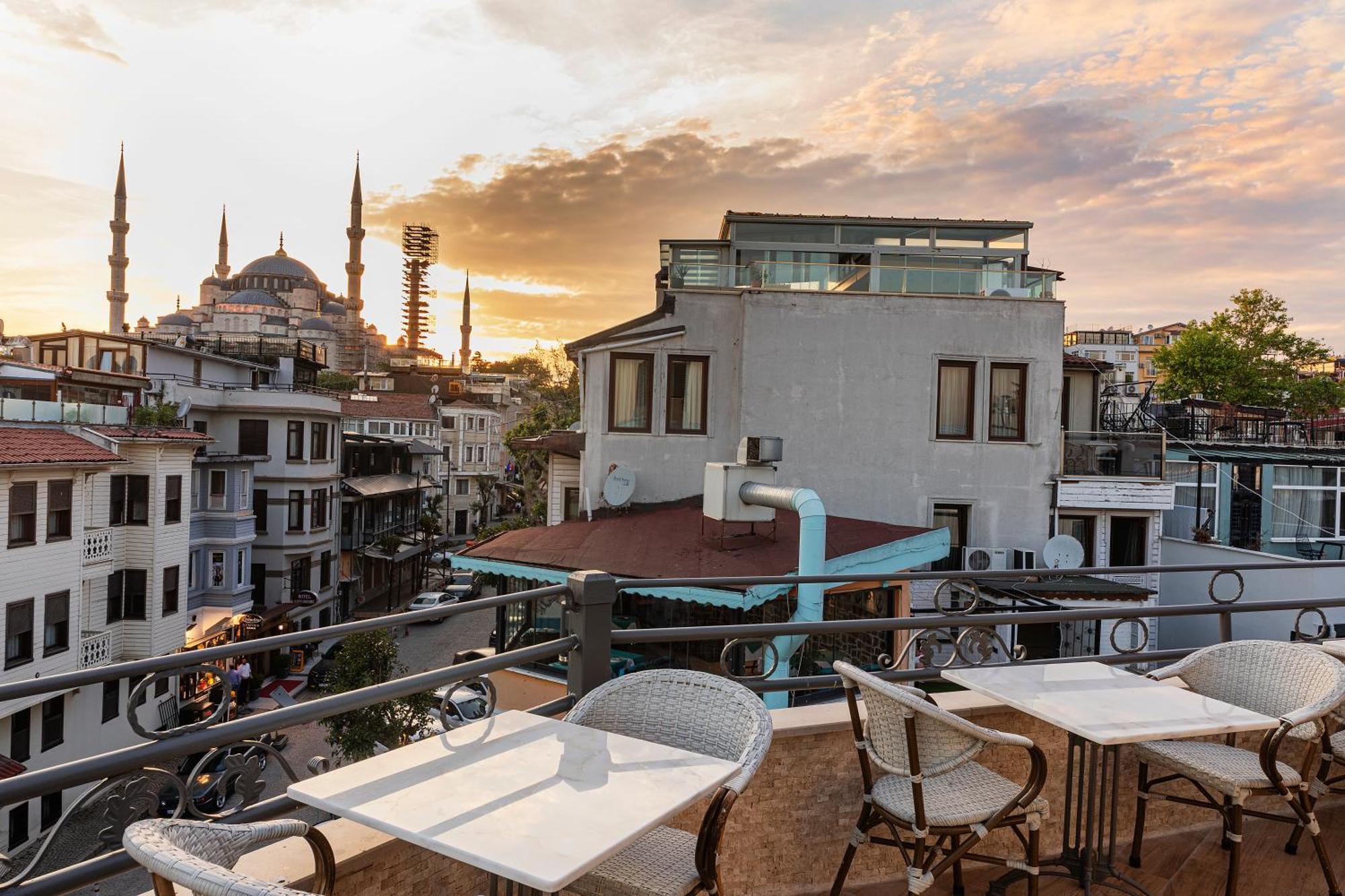 Triton 4* Istanbul